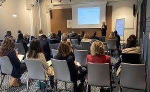 Catherine Barbon, co-fondatrice du Gymnase du Management, anime un atelier au TOP DRH de Lyon sur la transformation de la relation managériale.